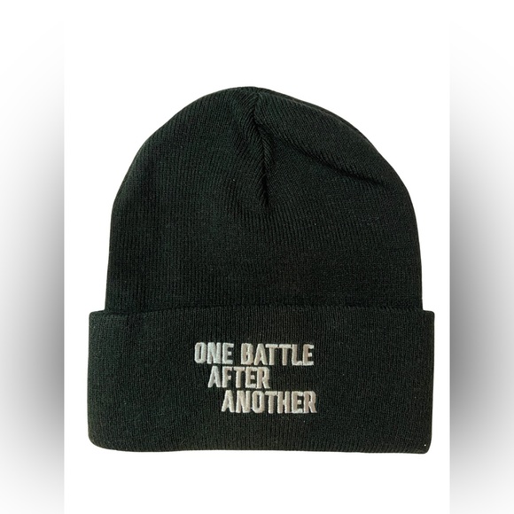 One Battle After Another Black Knit Beanie – Film Promo Collectible - Picture 1 of 3